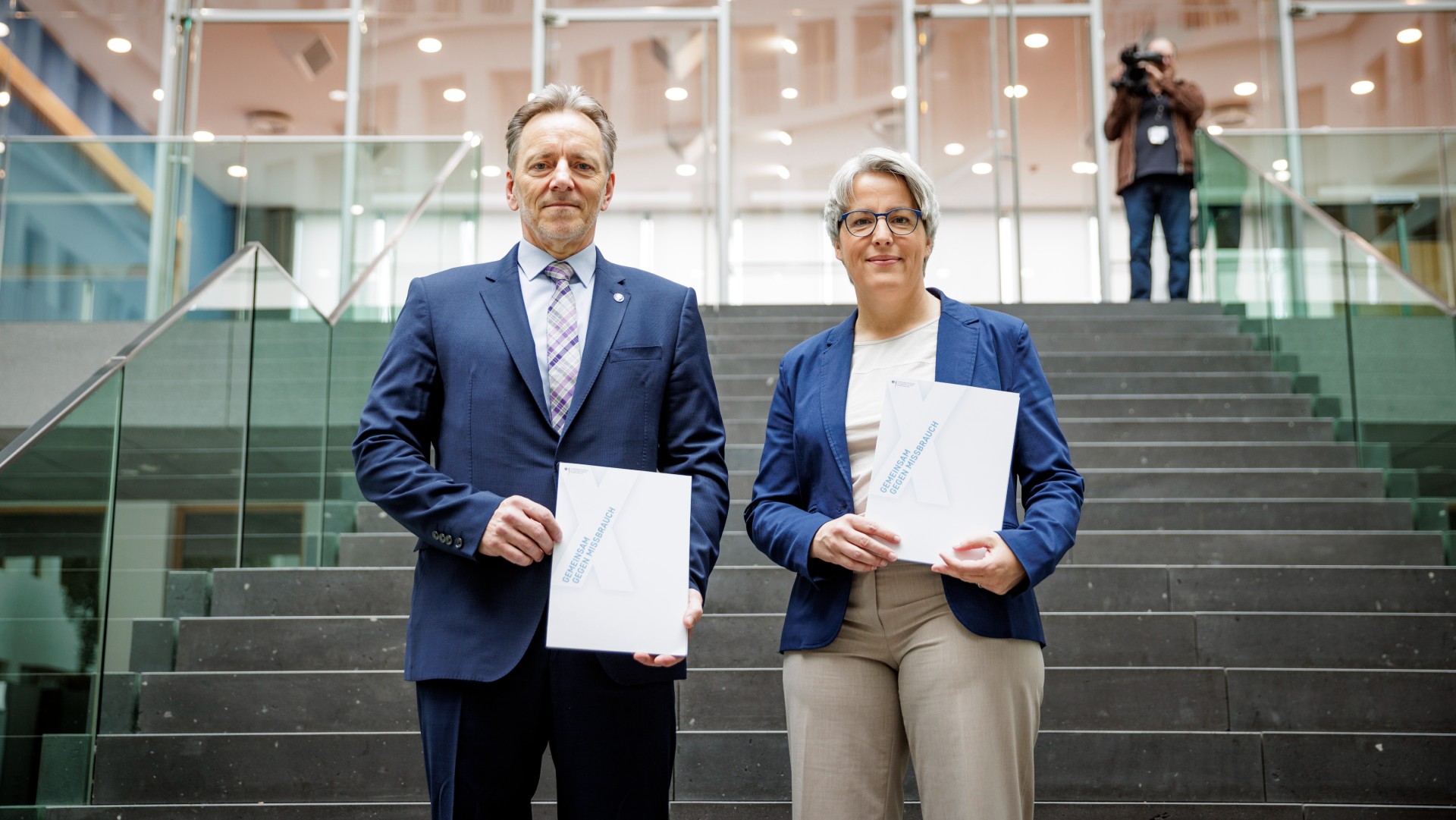 PRESSEKONFERENZ MIT BKA ZUR VORSTELLUNG PKS 2022 ZU ZAHLEN KINDLICHER GEWALTOPFER