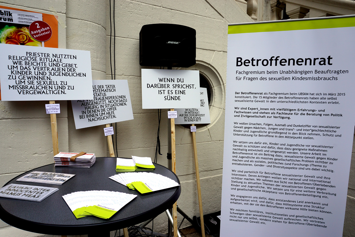 Plakate des Betroffenenrates