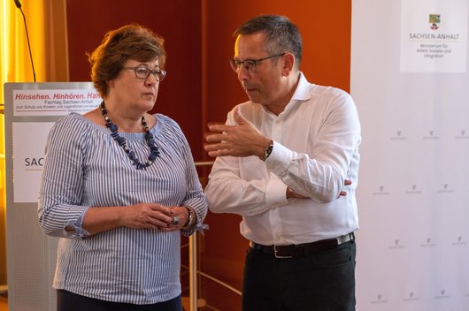 „Hinsehen – Hinhören – Handeln!“: Fachtag zum Schutz von Kindern und Jugendlichen vor sexueller Gewalt